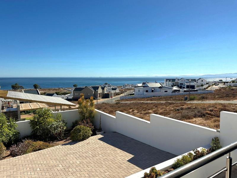 4 Bedroom Property for Sale in Da Gama Bay Western Cape